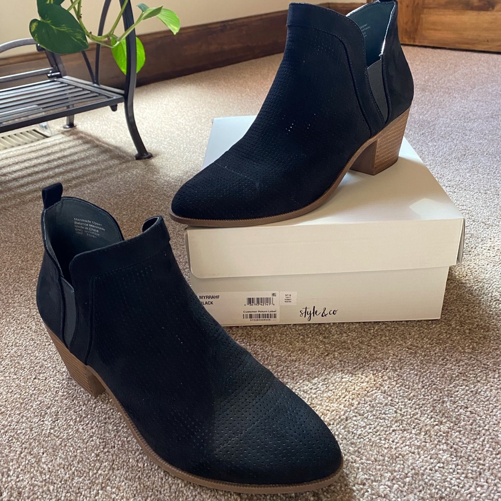 Black ankle booties